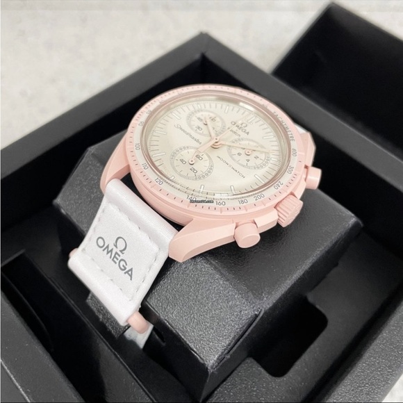 Swatch X Omega Bioceramic Moonswatch Mission to Venus - Picture 8 of 9